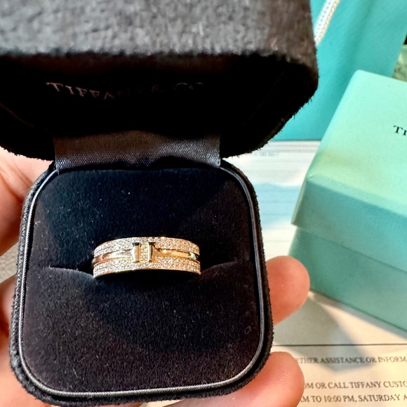 Tiffany&Co T wide pave diamond ring - Picture 2 of 11